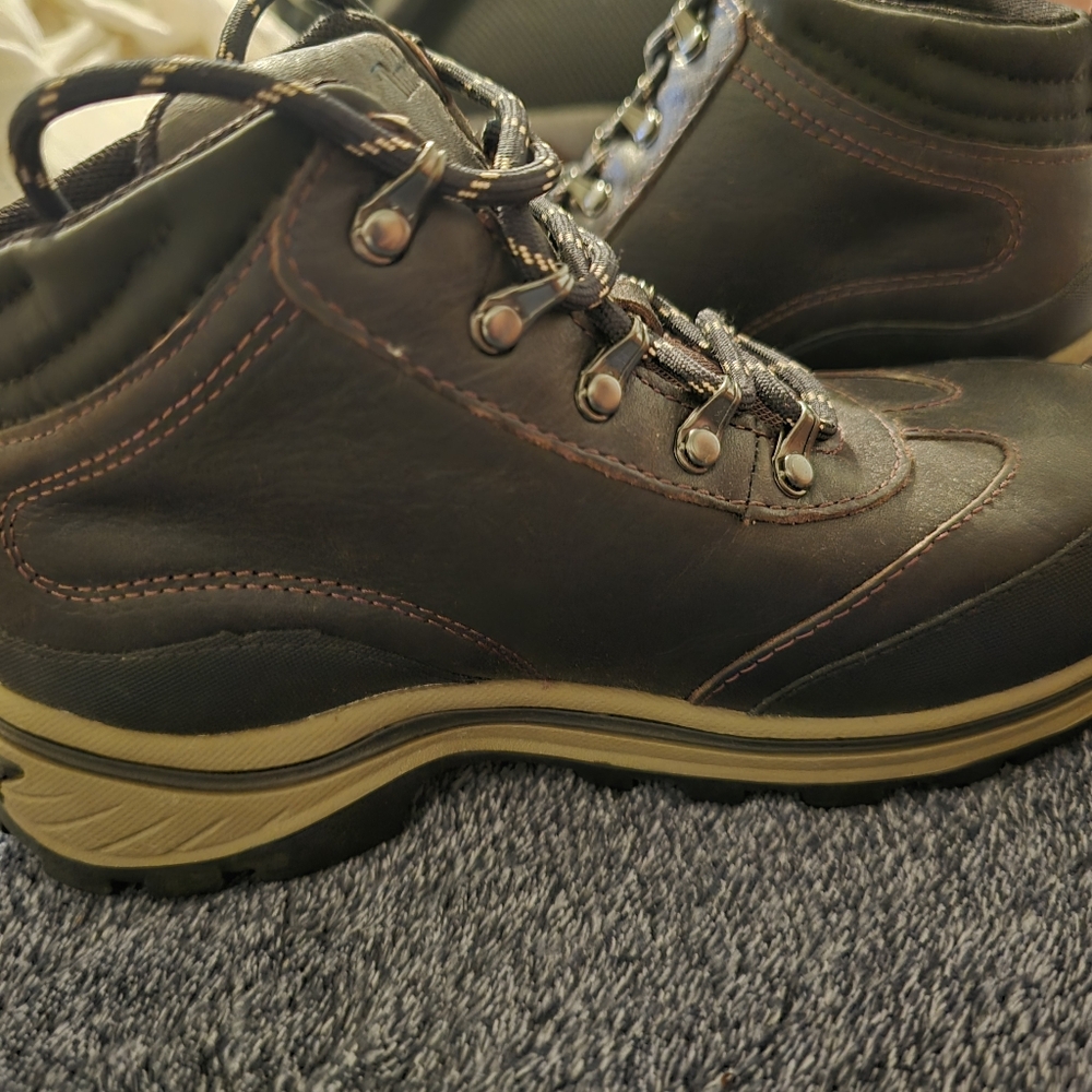 Kids Timberland boots, size 3, brown